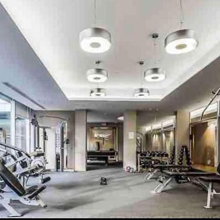 Apartamento Beautiful Unit In Heart Of Downtown Toronto Exterior foto