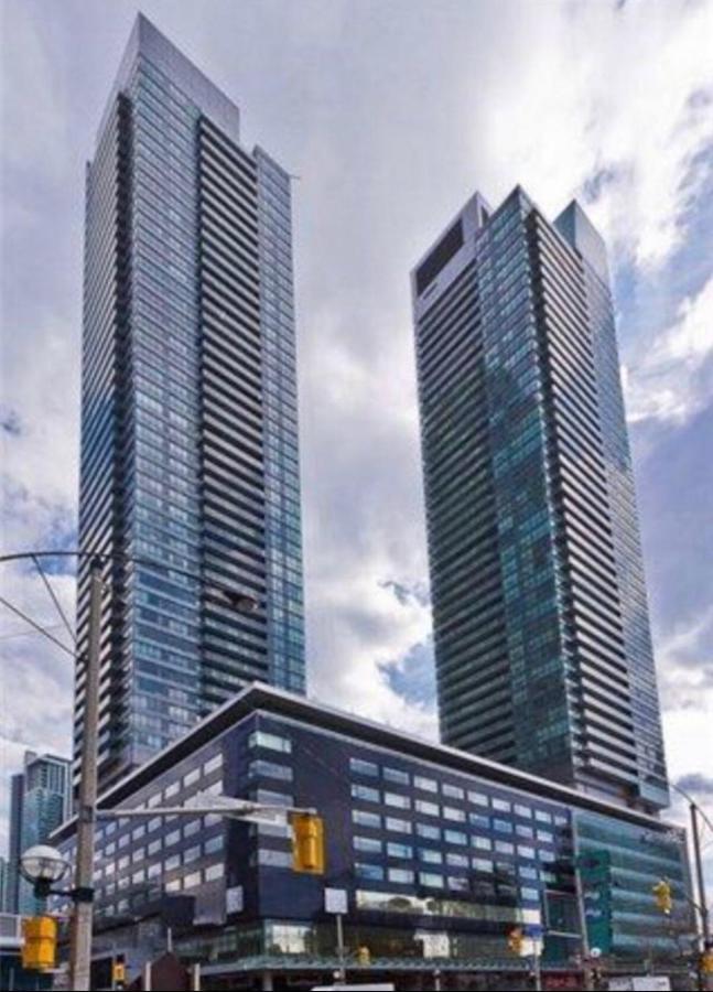 Apartamento Beautiful Unit In Heart Of Downtown Toronto Exterior foto